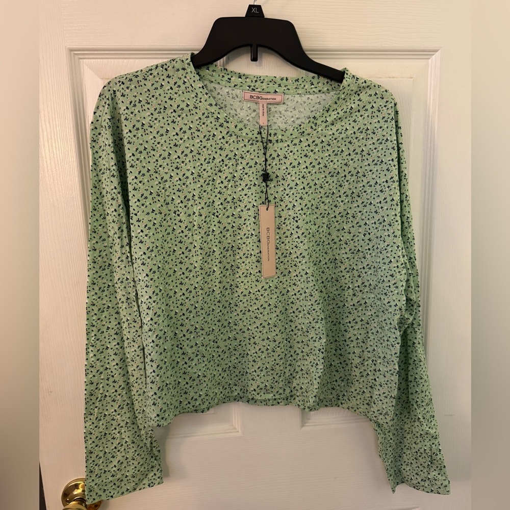 NWT | Cropped Shirt | Size XL